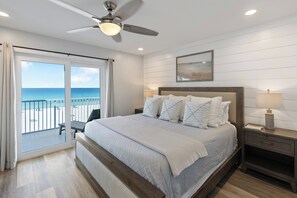 Tabla de planchar con plancha, wifi gratis y ropa de cama 