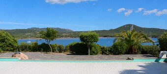 Atypical Corsican villa with swimming pool and private beach access