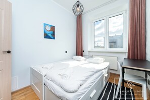 2 slaapkamers, een strijkplank/strijkijzer, wifi, beddengoed