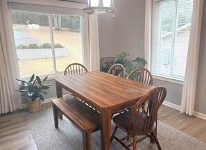 Dining - Queen of Lake Hartwell: 4 Bedroom 3 Bath Lakefront Retreat w/ Private Dock (Townville)