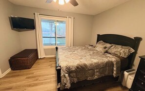 Iron/ironing board, WiFi, bed sheets - Queen of Lake Hartwell: 4 Bedroom 3 Bath Lakefront Retreat w/ Private Dock (Townville)
