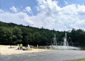 Beach - 5BR Luxury Poconos Getaway w/ Jacuzzi, Theater, Poker, Fire Pit & Arcade (East Stroudsburg)