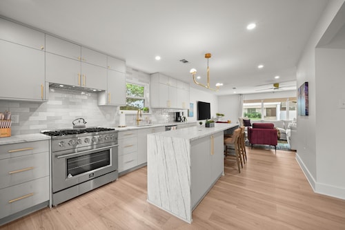 Elegant LSU Ave Home near LSU South Gates