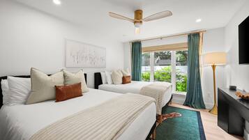 3 bedrooms, iron/ironing board, travel crib, WiFi (free)