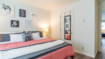 Iron/ironing board, WiFi, bed sheets