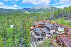 Exterior - Luxury Mountain Estate wHot Tub Sauna & Movie Room (Breckenridge)