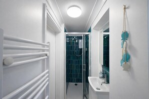 Bruser, håndklæder, Toiletpapir