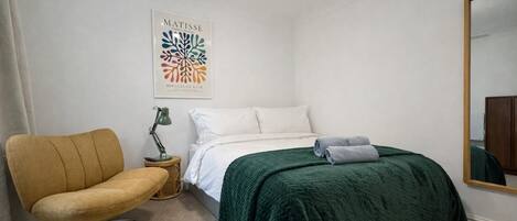 2 bedrooms, WiFi, bed sheets