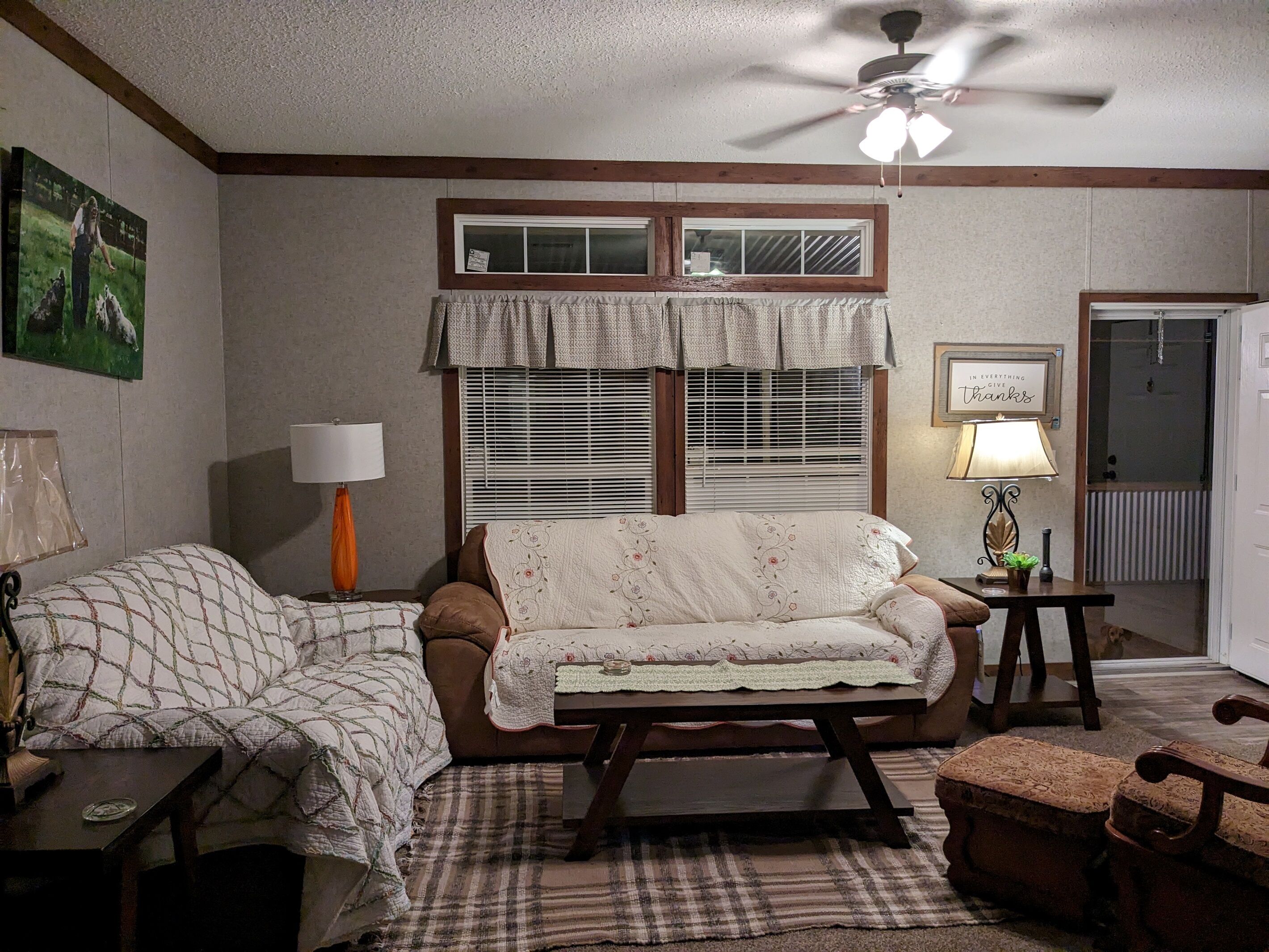 Smart TV, stereo, offices