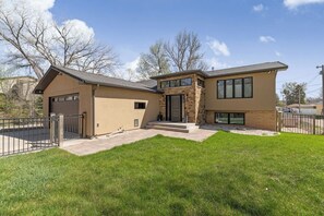 Exterior - Lime Creek Retreat - Central Downtown (Rapid City)