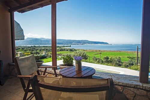 AVLEMONAS Nature Retreat View to Lefkada