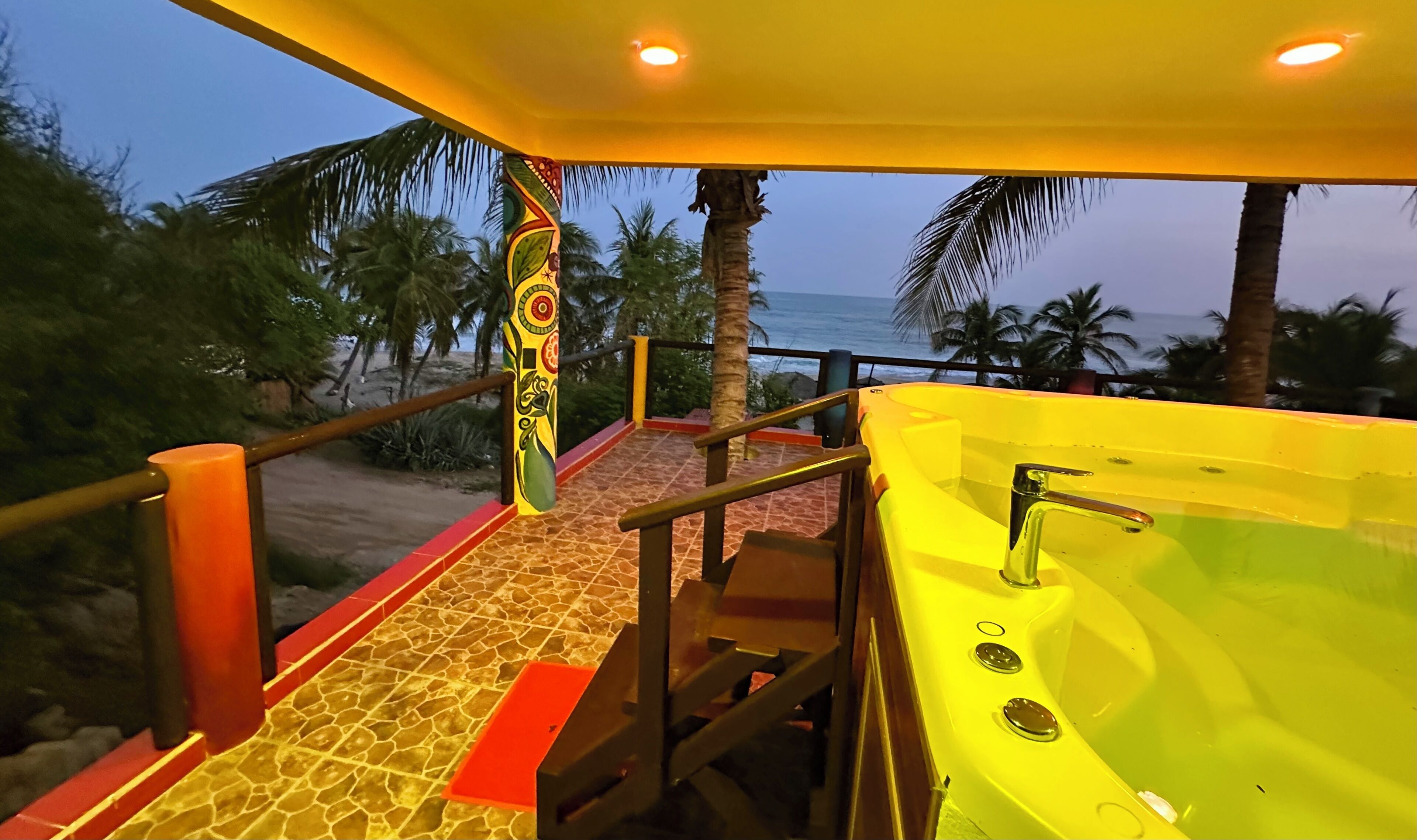 Outdoor spa tub