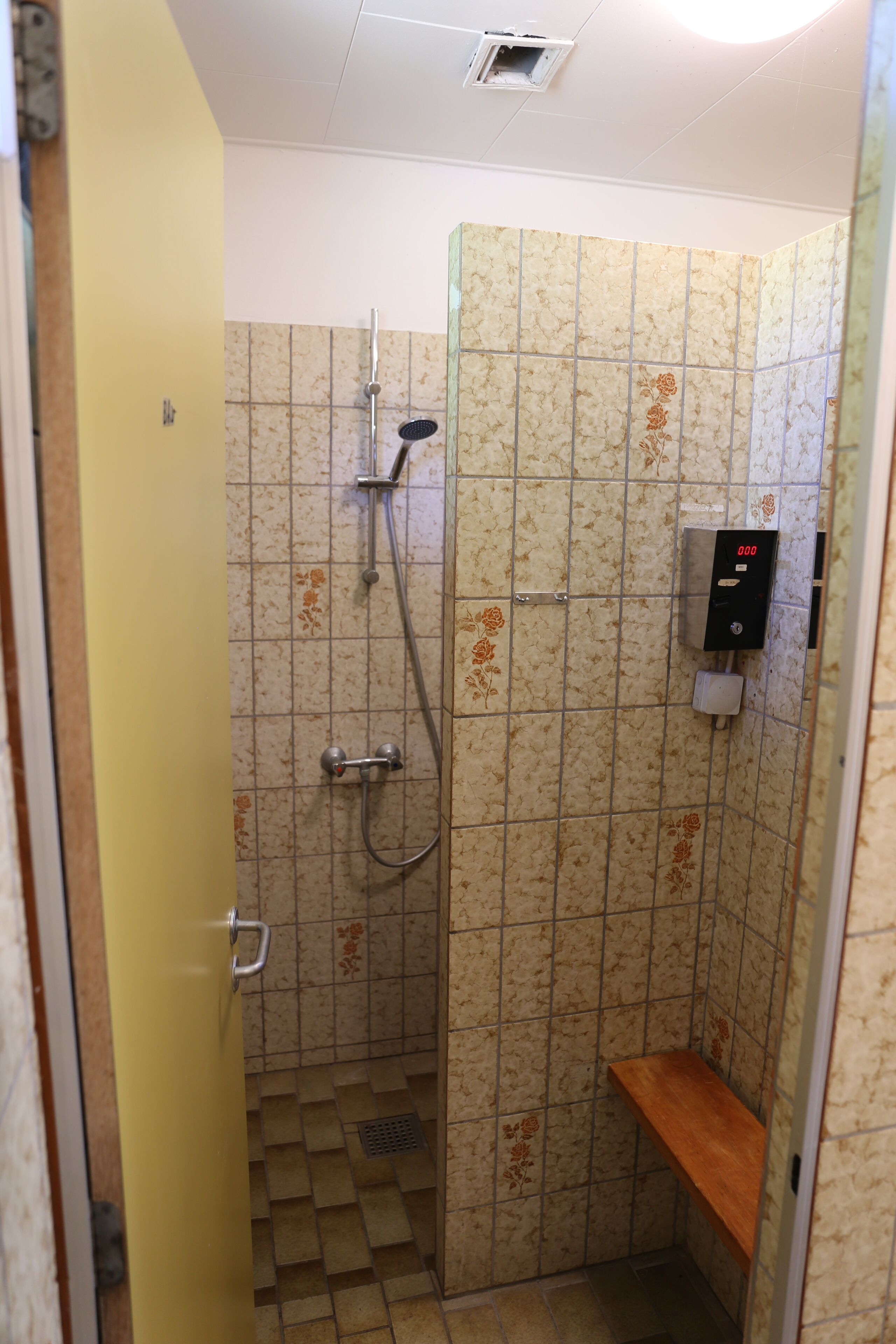 Tente Confort, vue jardin | Douche de la salle de bain