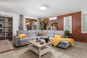 Living area - Lux pool 3 bedrooms house near Opatija (Klana)