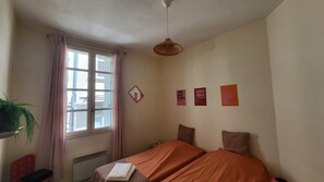Room - Vrbo Property (Avignon)