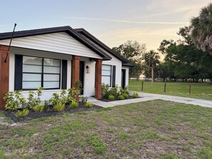 Exterior - Pierfront Oasis by the bay (Oldsmar)