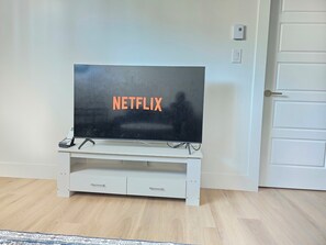 Interior - Cool & Cozy 1 Bedroom Suite (Riverview)