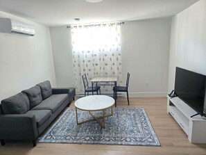 Living area - Cool & Cozy 1 Bedroom Suite (Riverview)