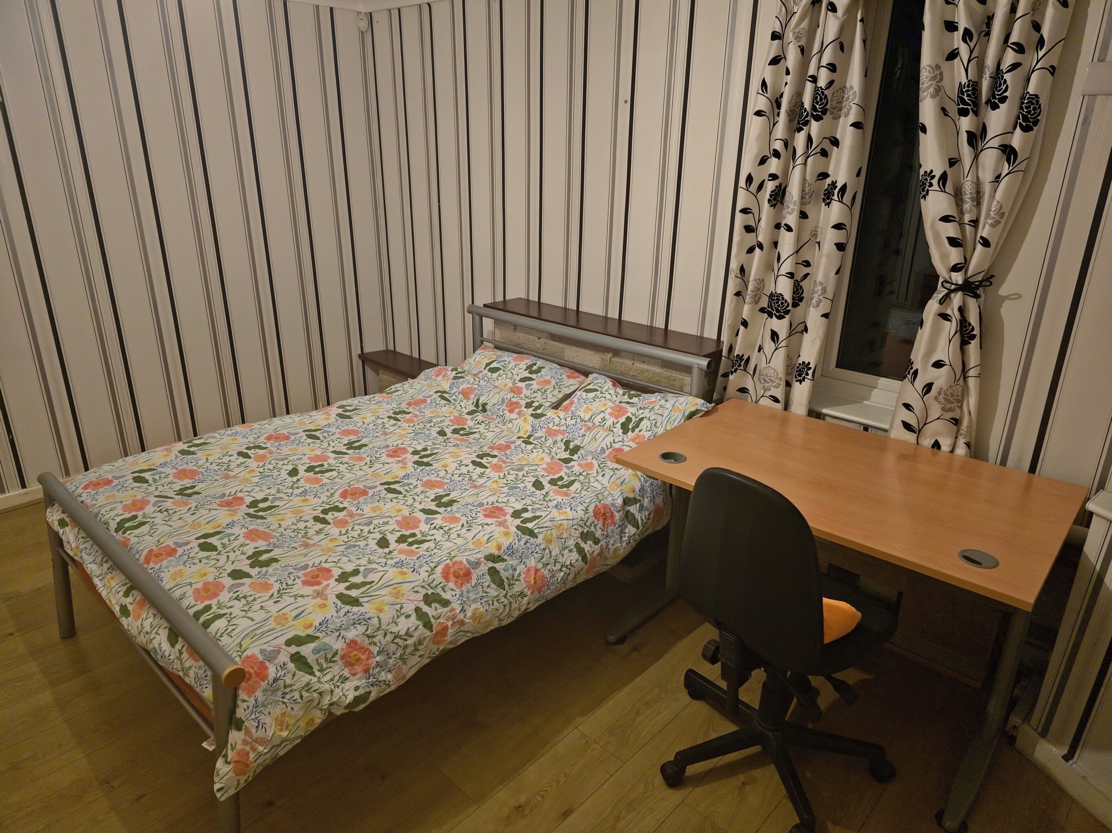 6 bedrooms, iron/ironing board, free WiFi, bed sheets