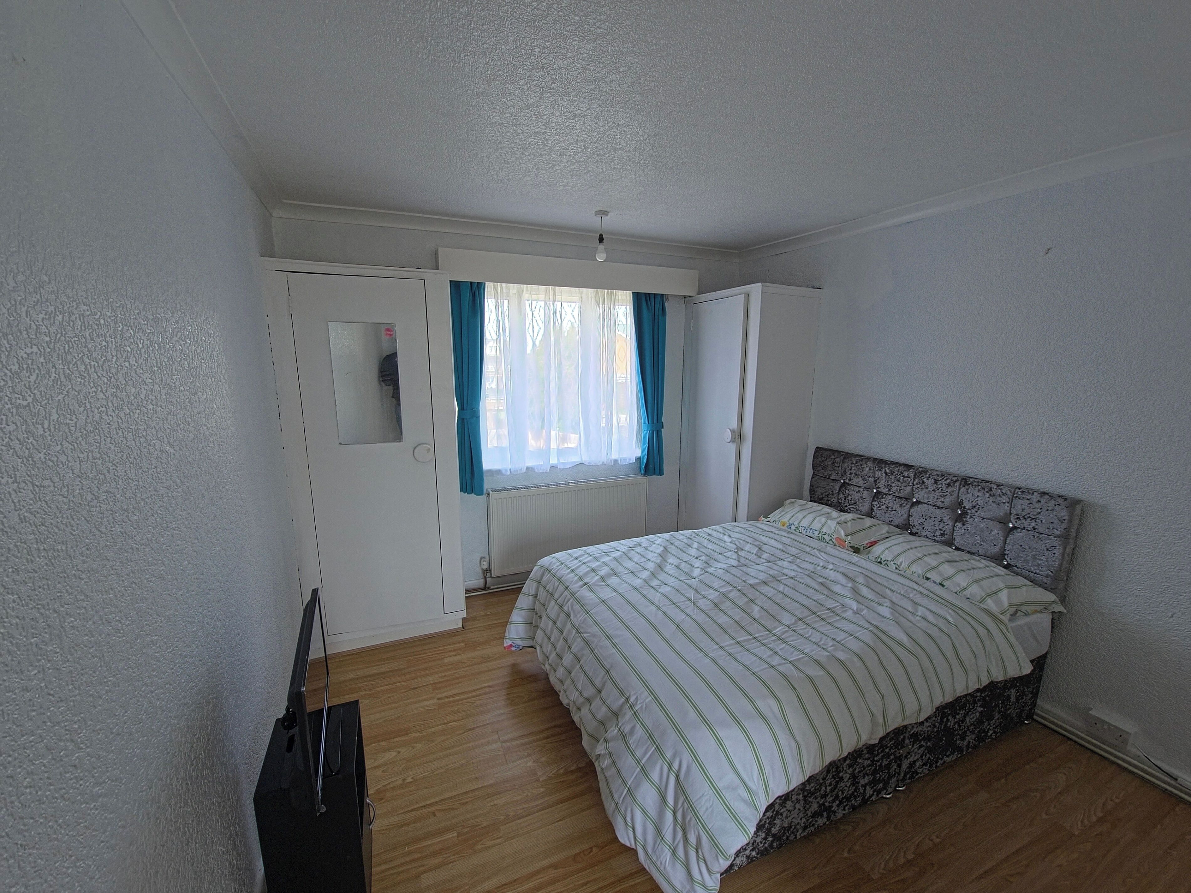 6 bedrooms, iron/ironing board, free WiFi, bed sheets