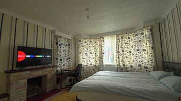 6 bedrooms, iron/ironing board, free WiFi, bed sheets
