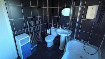 Baignoire et douche séparées, baignoire relaxante profonde