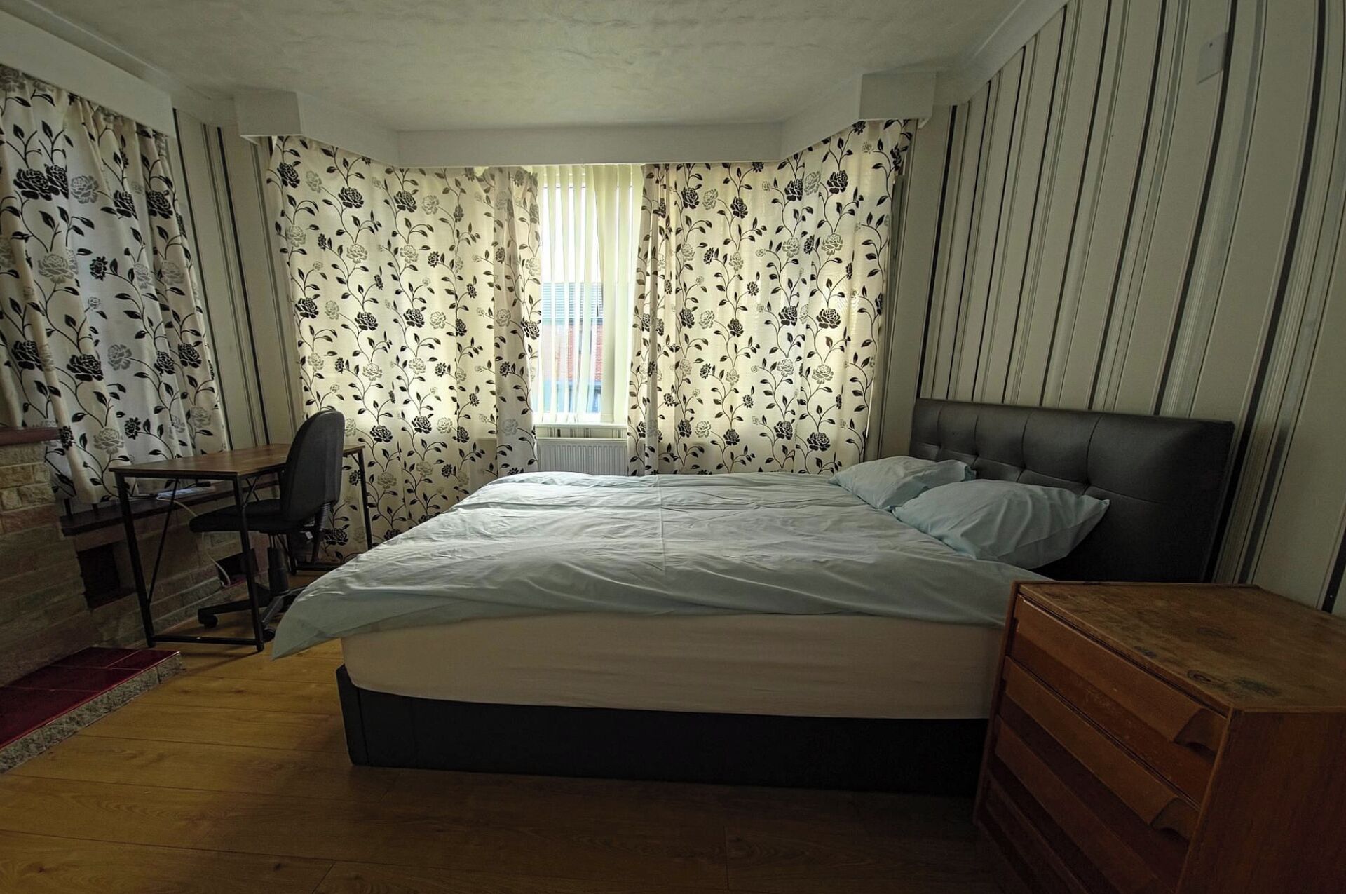 6 Schlafzimmer, Bügeleisen/Bügelbrett, kostenloses WLAN, Bettwäsche