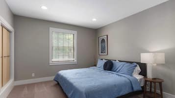 Iron/ironing board, travel crib, WiFi, bed sheets