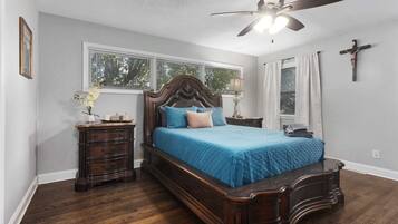 Iron/ironing board, travel crib, WiFi, bed sheets