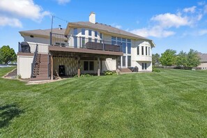 Exterior - Sleeps 12|FIFA ready| 5BR Home with Patio & deck (Lee's Summit)