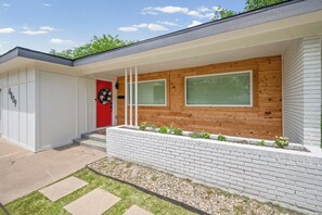 Exterior - Private Yard - No Stairs - Office - Fort Worth (Richland Hills)