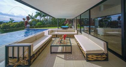 El Poblado Mansion | 7-Bedroom with Infinity Pool, Jacuzzi, Sauna, Gym, and Chef
