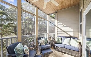 Living area - *Poolside* beach retreat- Walk to Gulf! (Santa Rosa Beach)