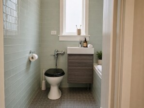 Hårtørrer, håndklæder, Sæbe, Toiletpapir