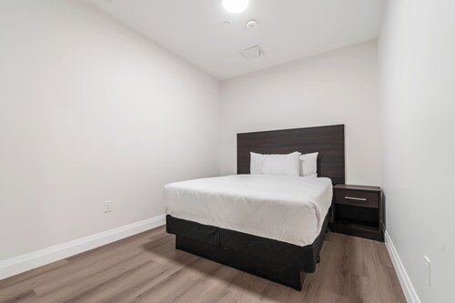 Modern Fully Furnished 2 Bedroom Apartment Unit 4