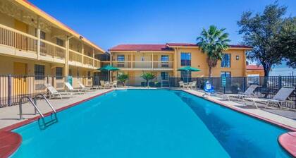 La Vista Express- Formerly La Quinta