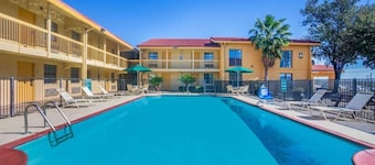 La Vista Express- Formerly La Quinta