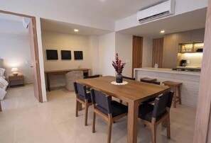 Dining - Fully equipped, bright and modern apartment in Zapopan (Zapopan)