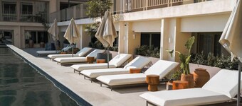 Modern stay with pool and gym