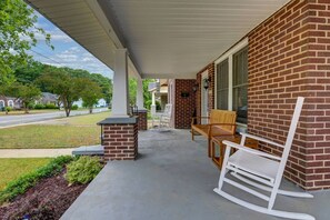 Terrace/patio - The River House | 3BR Near Downtown (Columbia)