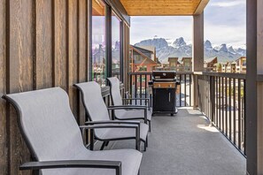 Property grounds - 1550 sq ft 2BR Premier Condo 302TML (Canmore)
