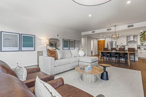 Smart TV, fireplace - 1550 sq ft 2BR Premier Condo 302TML (Canmore)