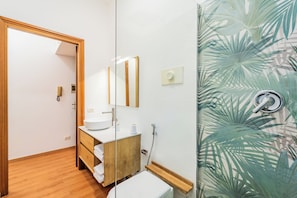 Bathroom - Casa Simone - One Bedroom Apartment, Sleeps 2 (Sanremo)