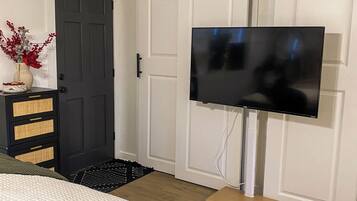 1 habitación, tabla de planchar con plancha, wifi y ropa de cama