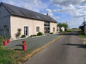 Exterior - For a long weekend or a vacation in the countryside. (Thilouze)