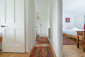 Bügeleisen/Bügelbrett, WLAN, Bettwäsche