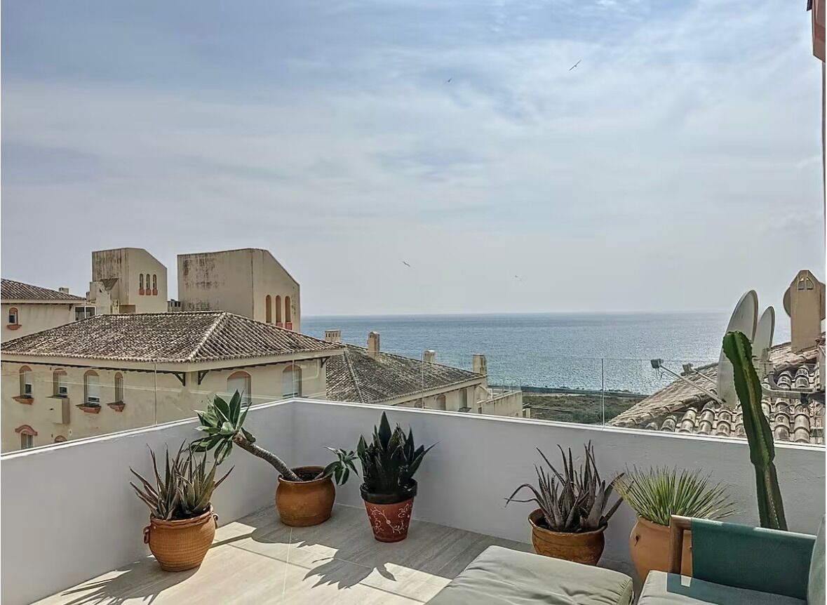 Apartment (3 Bedrooms) | Front of property