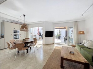 Apartment (3 Bedrooms) | Interior - Mb.b53 - Beachfront Penthouse With Sea Views (Estepona)