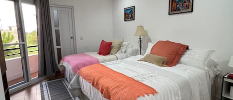 3 bedrooms, iron/ironing board, internet, bed sheets