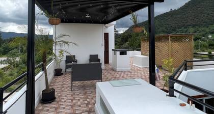 3BR Guatemala Highlands - Rooftop·Fireplace·Rum Distillery Nextdoor